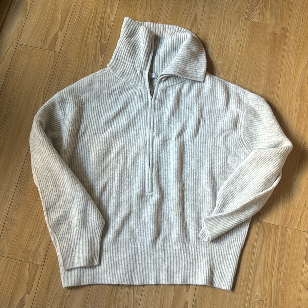 ANN TAYLOR HALF ZIP SWEATER